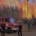 “Ikni, ikni…”/ Situatë ‘apokaliptike’ në Shëngjin, zjarrfikësit rrethohen nga flakët në pak minuta (VIDEO)