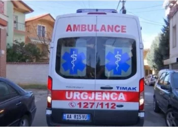 Aksident në aksin Shkodër-Lezhë, 36-vjeçarja përplaset me kamionin