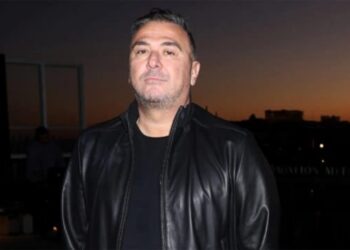Këngëtari i njohur grek në telashe me ligjin, i sekuestrohen llogaritë mbi 1.5 milionë euro