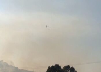 Pas ndërhyrjes nga ajri me helikopter, shuhen flakët në Dropull