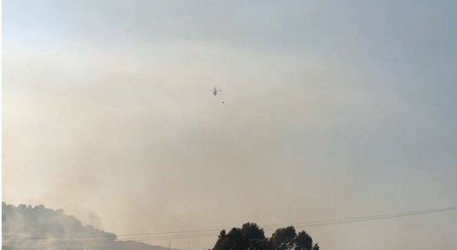 Pas ndërhyrjes nga ajri me helikopter, shuhen flakët në Dropull