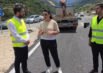 Ndërtimi i rrjetit për furnizimin me ujë të zonave bregdetare, Balluku: Do të përfitojnë banorët e Vlorës, Himarës dhe 65 mijë turistë