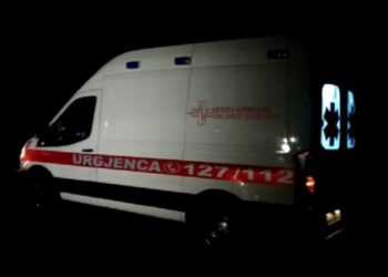 Ngjarje e rëndë në Pogradec, babai plagos të birin me armë