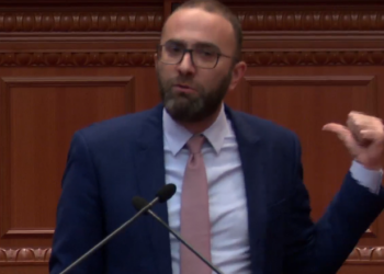 Akuzat për pazare mes PD dhe PS, Bardhi sfidon kolegët: Jepni dorëheqjen nëse jeni parimorë, ka kolegë me më shumë vota se ju