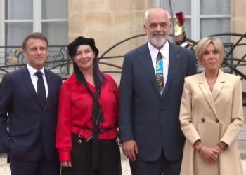 Lojërat Olimpike/ Rama pritet në Paris nga Macron dhe Zonja e Parë