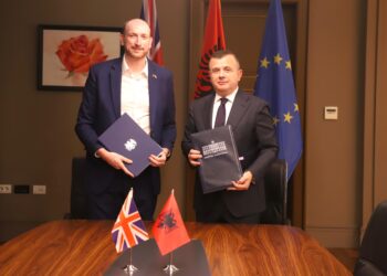 Taulant Balla firmos për herë të fundit si ministër i Brendshëm! Çfarë përmban marrëveshja me Britaninë e Madhe për Migracionin!