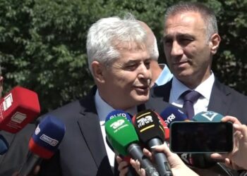 Ali Ahmeti: Proza e Ismail Kadaresë shkëlqeu në skenën vendore dhe atë botërore
