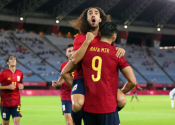 “Spanja nuk mund të fitonte me mbrojtësin e majtë të Chelsea”, Cucurella ironizon Gary Neville