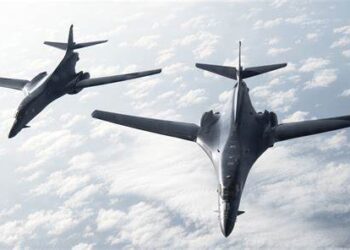 Avionët luftarakë rusë sulmojnë bombarduesit amerikanë mbi Arktik