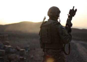 Frika për një luftë të mundshme, disa vende në Europë rikthejnë shërbimin ushtarak të detyrueshëm