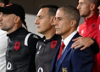 Sylvinho i lumtur për rinovimin e kontratës me Kombëtaren: Koha për sfida të reja