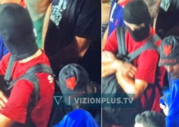 FOTO/ Të përgatitur për “luftë”, persona të maskuar dhe me molotovë, të pranishëm në protestë