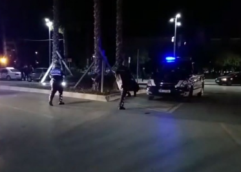 Plagosi me thikë 38-vjeçarin, arrestohet adoleshenti në Vlorë