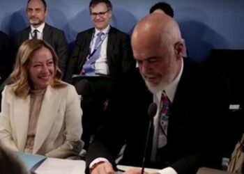 Meloni batuta me Ramën në Samitin e Komunitetit Politik: Merr vesh më shumë se unë nga politika italiane