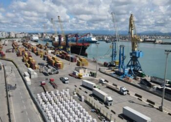 Porti i Durrësit\ Balluku: Kemi 21% më shumë njësi konteinerike të përpunuara