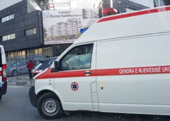 “E hodhën në tualet”/ E rëndë në Kosovë, nëna ndihmon vajzën të abortojë në muajin e 7-të të shtatzënisë