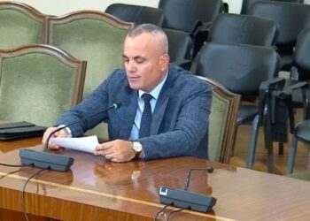 “Të pyetem me dyer të mbyllura!”, debat te komisioni për TIMS, Salianji- Ardi Veliut: Mirë që di të lexosh e të shkruash