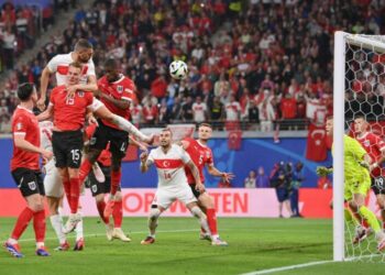 Rihapet sfida Austri-Turqi, Gregoritsch ngushton diferencën në 1-2