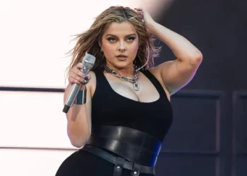 VIDEO / “Dua ta shoh kush ishte, ma tregoni pak”, Bebe Rexhën e sulmojnë sërish, këngëtarja kërcënon agresorin me gjyq