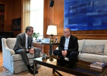 Beleri në Athinë, takohet me Mitsotakis: Duam një Shqipëri që i afrohet Europës