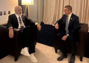 Rama takohet me homologun maqedon, Mickoski: Koha për një epokë të re të dialogut…