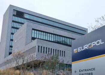 “Një prej kërcënimeve më të mëdha të kohës sonë”, Europol ngre alarmin: Krimi i organizuar po rritet ndjeshëm në Europë!
