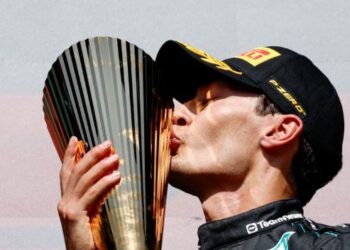 George Russell i rezistoi 7 herë kampionit të botës, Hamilton dhe triumfon në Belgjikë