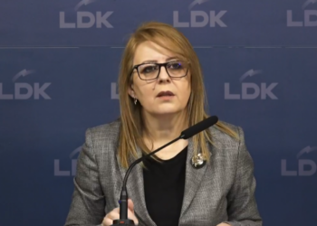 Punëtorët e Kuvendit në protestë, LDK: Le t’i bindë Armend Muja se i kanë pagat mjaftueshëm të larta