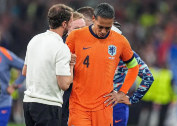 Humbja e Holandës, Van Dijk i acaruar: Arbitrat të mbajnë përgjegjësi