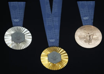 Fituesit në Olimpiadën e Parisit do marrin me vete “copëza” të Kullës Eiffel