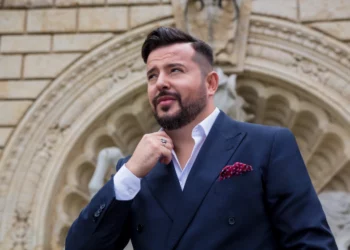 Tenori i famshëm Gëzim Myshketa kthehet pas 12 vitesh me një koncert recital në amfiteatrin e Durrësit