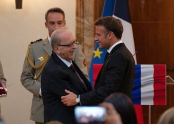 Macron reagon për Kadarenë: Refuzoi “realizmin socialist” dhe iu bashkua lirisë së stilit…