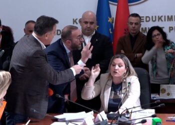SHKRESA / Bardhi e shkarkoi Açkën tre ditë më parë nga Komisioni i Medias, propozoi Zhupën në vend të saj