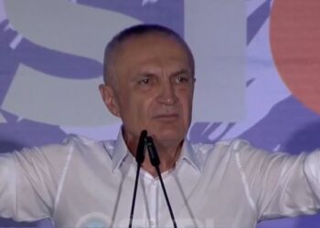 Meta zhgënjehet nga pjesëmarrja në protestë: S’kanë ardhur këshilltarët tanë, turp i madh! Kanë frikë se s’u japin viza…
