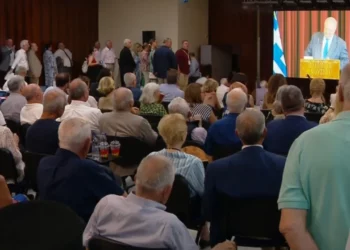 Rënia e partive greke, politikanët e vjetër trazojnë ujërat, tre kampet kryesore humbin besueshmëri