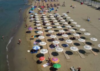 VIDEO / Sistemimi i plazhit të Vlorës, Rama: Hapësirë e lirë dhe çadrat falas
