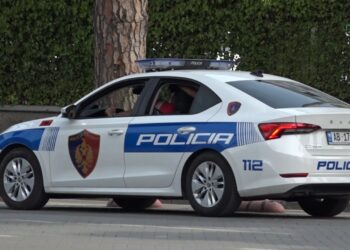 Plagoset me thikë 26-vjeçari në Tiranë, arrestohet autori (EMRI)