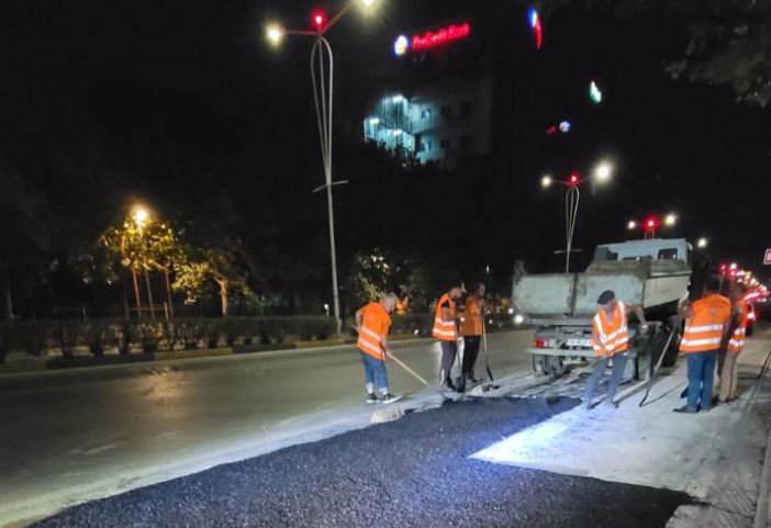 FOTO / Veliaj ndan pamjet nga shtrimi i rrugicave: Për një lëvizje më të sigurt dhe më të lehtë për të gjithë