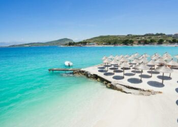 Media italiane “Gaeta.it”\ Zbuloni Sarandën, një nga perlat e Rivierës Shqiptare