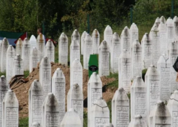 “Plagë e thellë në historinë e Evropës”/ U vranë mbi 8300 boshnjakë, sot 9 vite nga masakra e serbëve në Srebrenicë