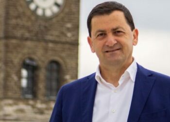 Vangjel Tavo në garë për Himarën, Nesturi: I shërben qytetarëve dhe zgjidh problematikat e zonës