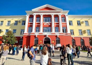 Aplikimi për universitete/Publikohet kalendari i procedurave për regjistrim, ja fazat që duhet të ndiqen