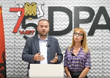 Dorëshkrimet e Kadaresë, në Drejtorinë Arkivave! E bija: I kërkoi Franca, por ishte amaneti i tij të ruheshin në Shqipëri