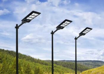 Panele diellore për ndriçimin rrugor, ARRSH nënshkruan kontratën për sinjalistikën në akset…
