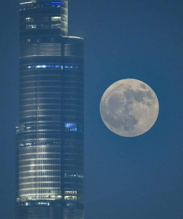 Fotot magjepsëse të Super Hënës Blu, ja si duket në vende të ndryshme të botës