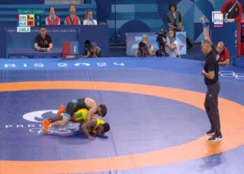 “Paris 2024”- Mundësi shqitar Abarakov kualifikohet në çerekfinale, mban shpresat për medalje