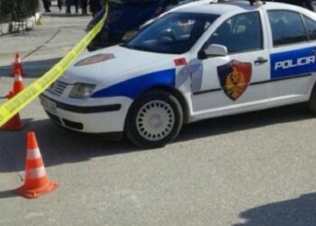 Aksident në Devoll, motori përplaset me makinën, përfundojnë në spital dy shoferët