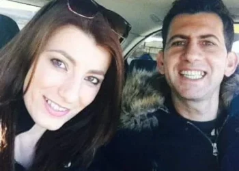 “Na trokiti në derë”, burri i vuri flakën gruas në Korçë, qytetari tregon detajet: Kishte plagë të shumta në trup