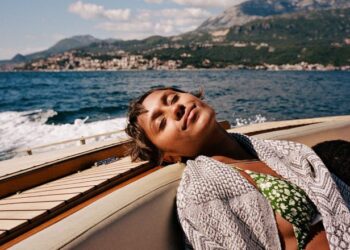 Doni të ktheheni të lumtur në punë pas pushimeve? Ja rregullat që duhet të ndiqni