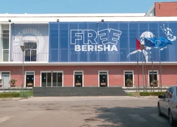 Humbja e logos dhe vulës, Basha kthen Range Rover-in, arka e partisë ende e bllokuar